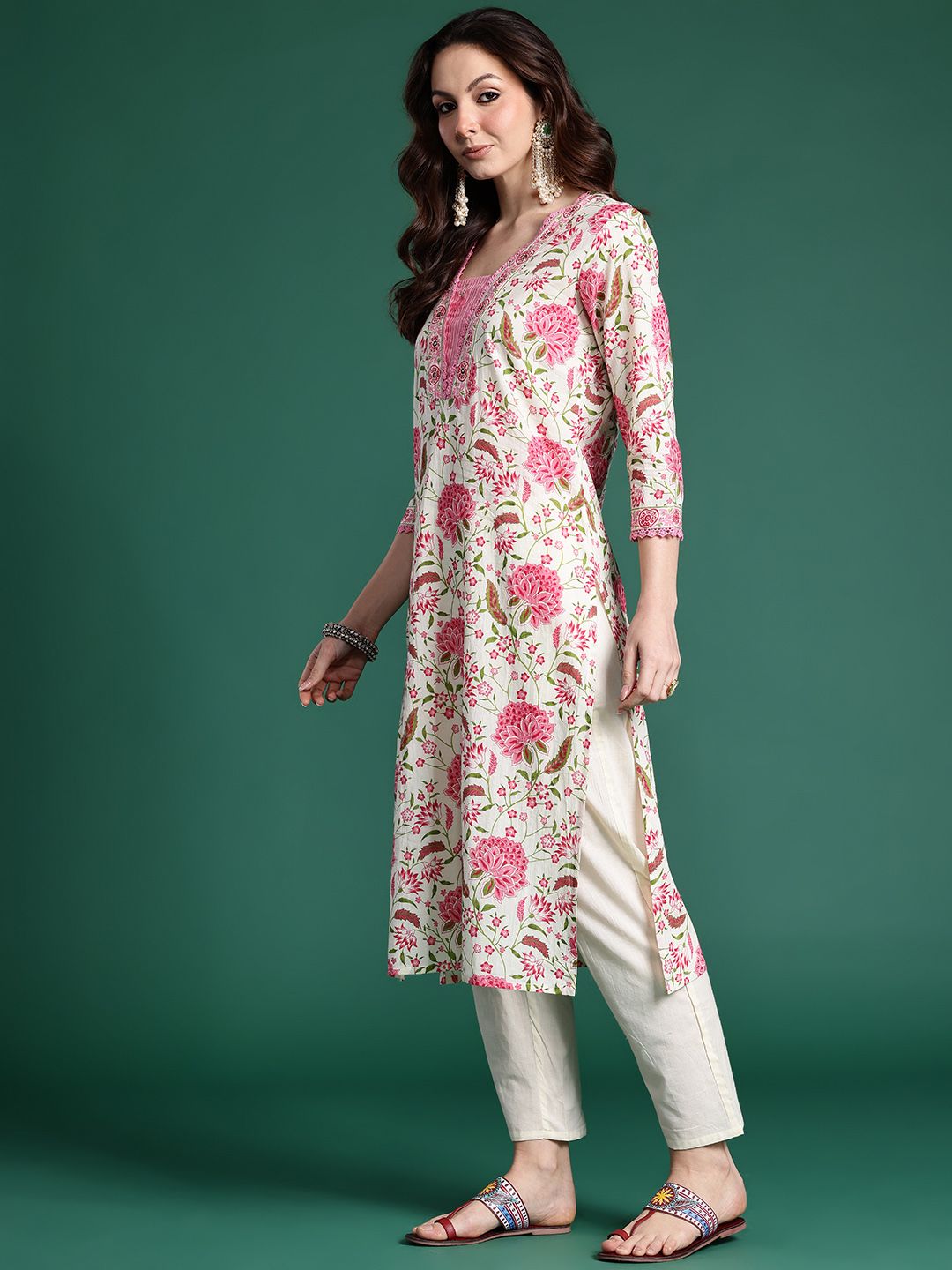 Dhiyona IE Women Floral Printed Kurta with Trousers & Dupatta