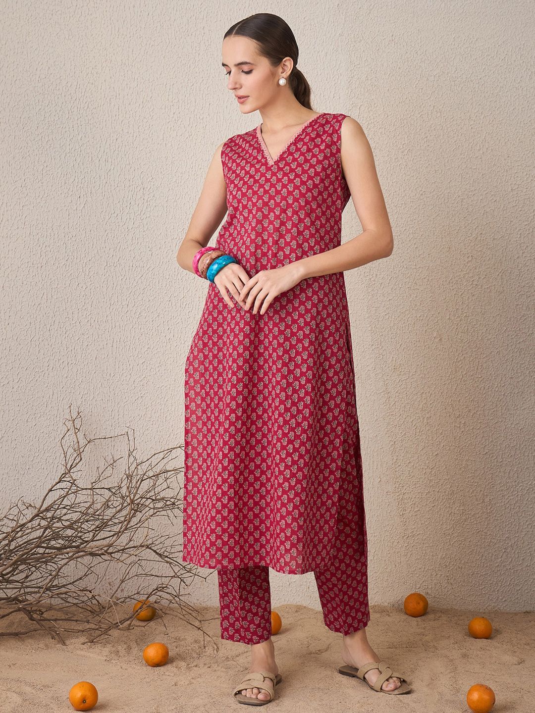 Dhiyona IE Floral Printed Pure Cotton Sleeveless V-Neck Straight Kurta With Trousers