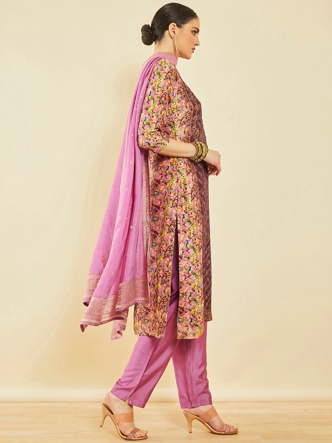 Dhiyona SO Women's Ethnic Motifs Printed Beads and Stones Kurta & Trousers With Dupatta