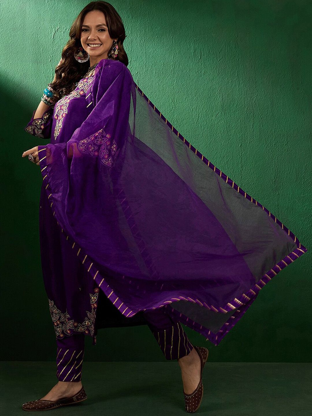 Dhiyona SN Women's Embroidered Straight Kurta With Trouser & Dupatta