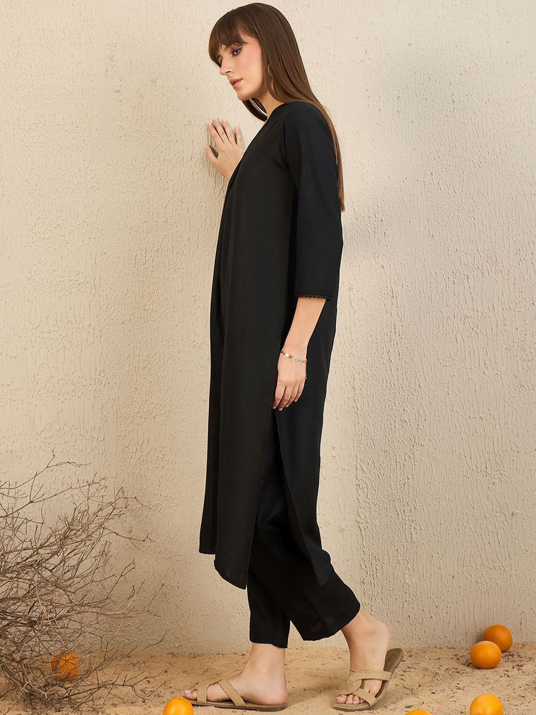 Dhiyona IE V Neck Pleated Straight Kurta With Trousers