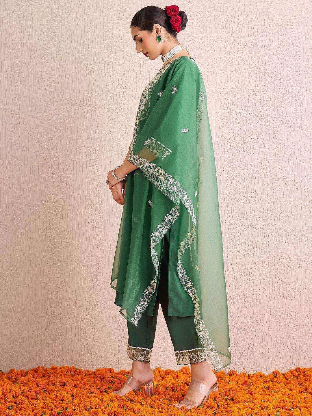 Women Ethnic Motifs Yoke Design Regular Thread Work Kurta with Trousers & With Dupatta