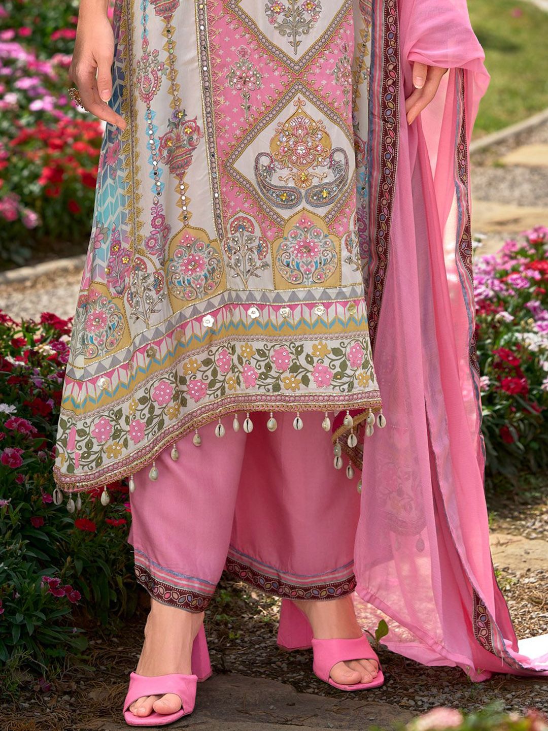 Women Floral Printed Regular Mirror Work Liva Kurta with Palazzos & With Dupatta