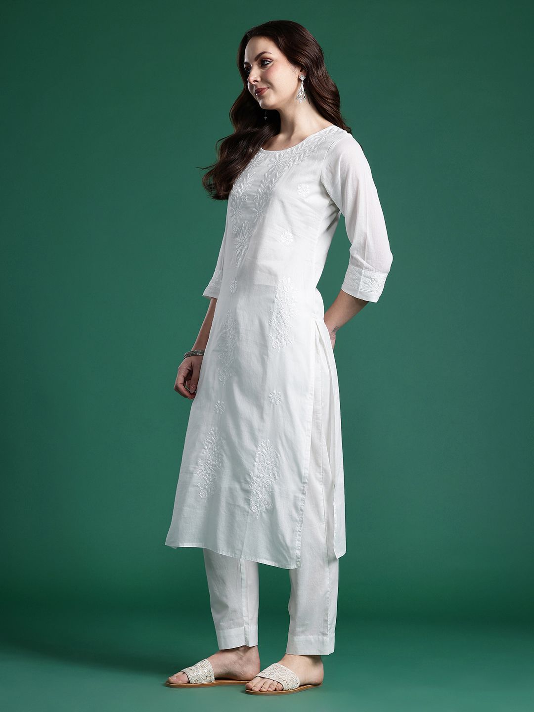 Dhiyona IE Women Floral Embroidered Regular Thread Work Pure Cotton Kurta with Trousers & With Dupatta