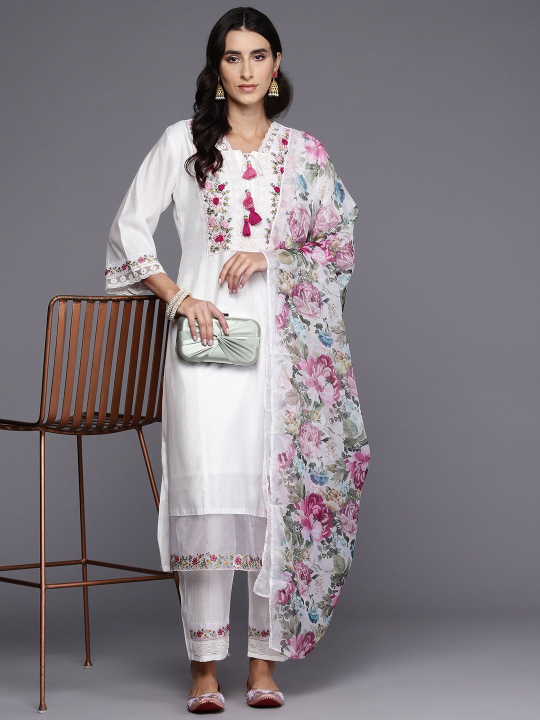 Women Floral Embroidered Thread Work Kurta with Trousers & With Dupatta