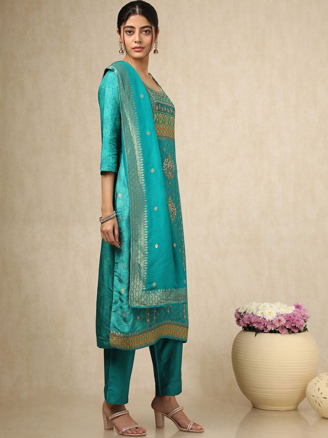 Dhiyona SO Women's Ethnic Motifs Woven Design Zari Work Straight Kurta With Trouser & Dupatta