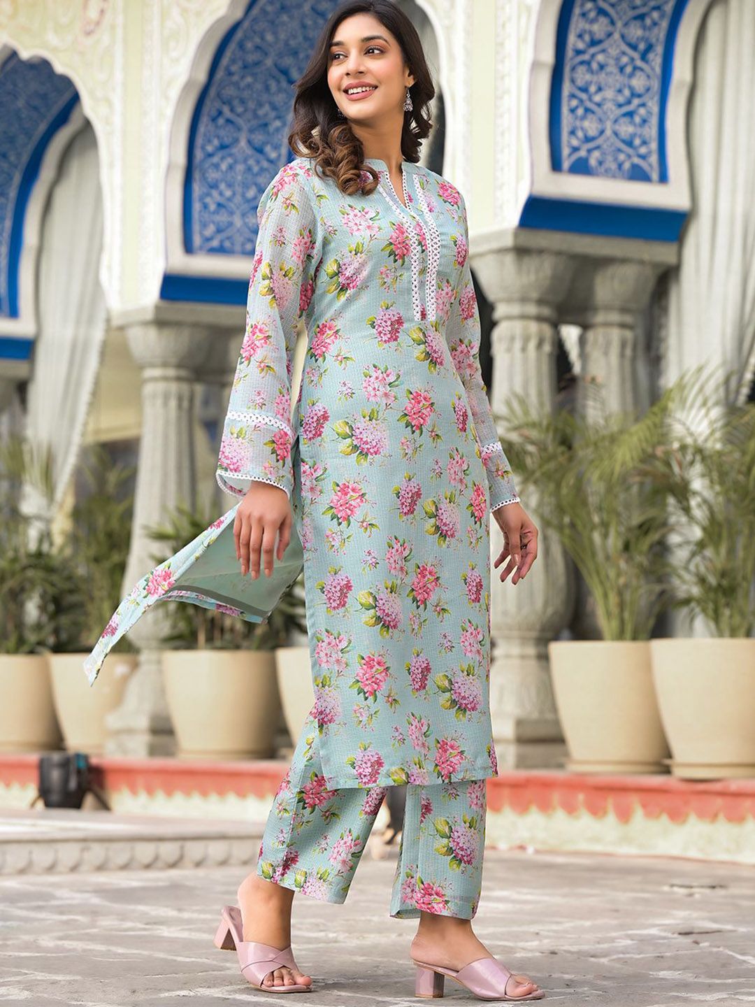 Dhiyona VA Women'sFloral Printed Mandarin Collar Regular Kurta With Trousers