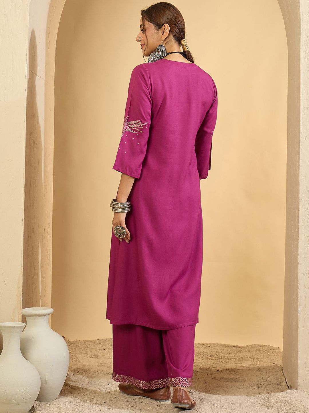 Dhiyona IE Women Embroidered Regular Thread Work Kurta with Trousers