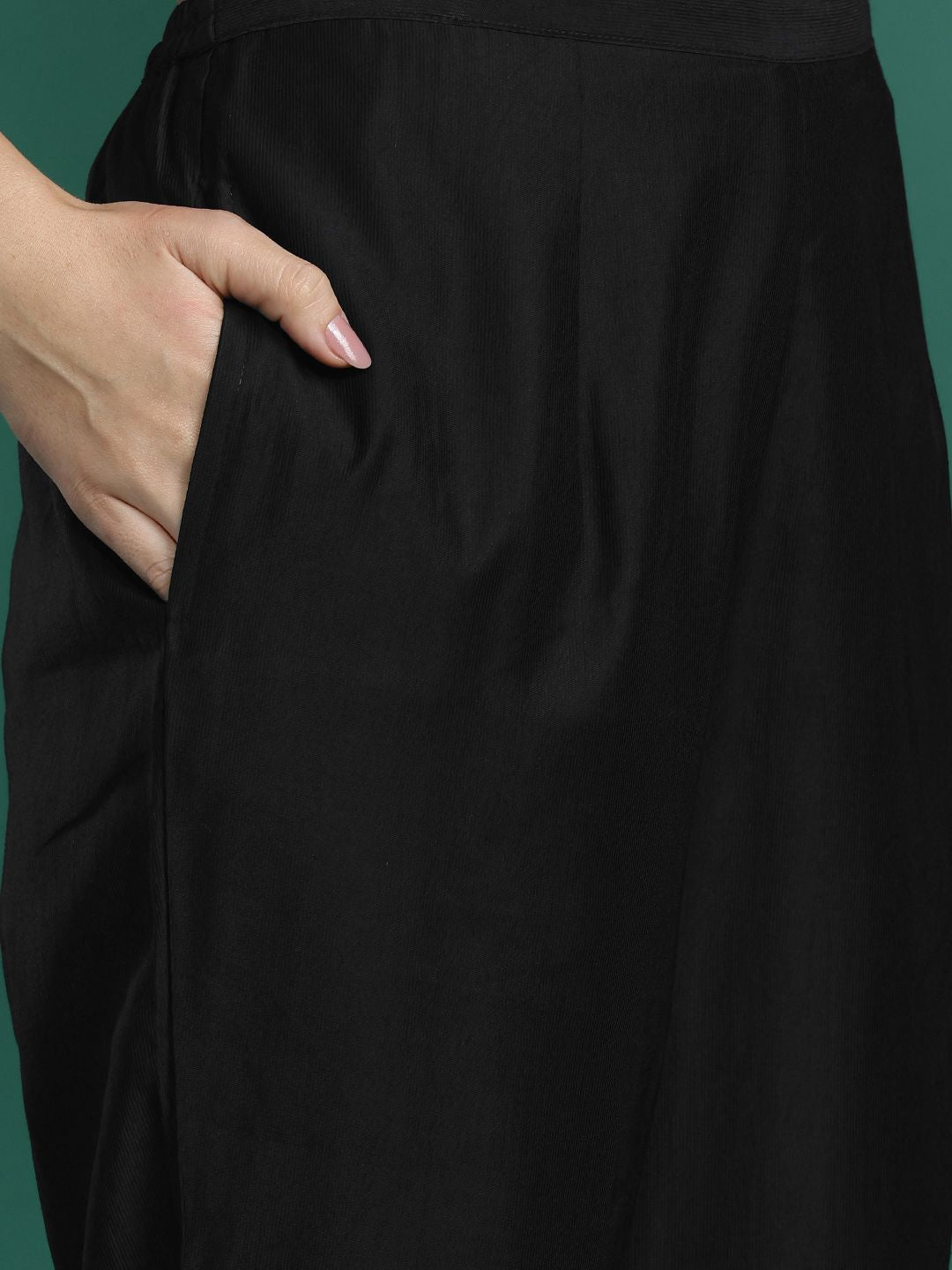 Dhiyona IE Floral Embroidered Regular Sequinned Liva Kurta With Trousers & Dupatta