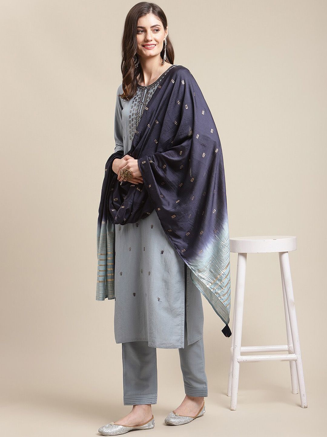 Dhiyona VA Women's Grey & Navy Blue Floral Embroidered Kurti with Trousers & With Dupatta