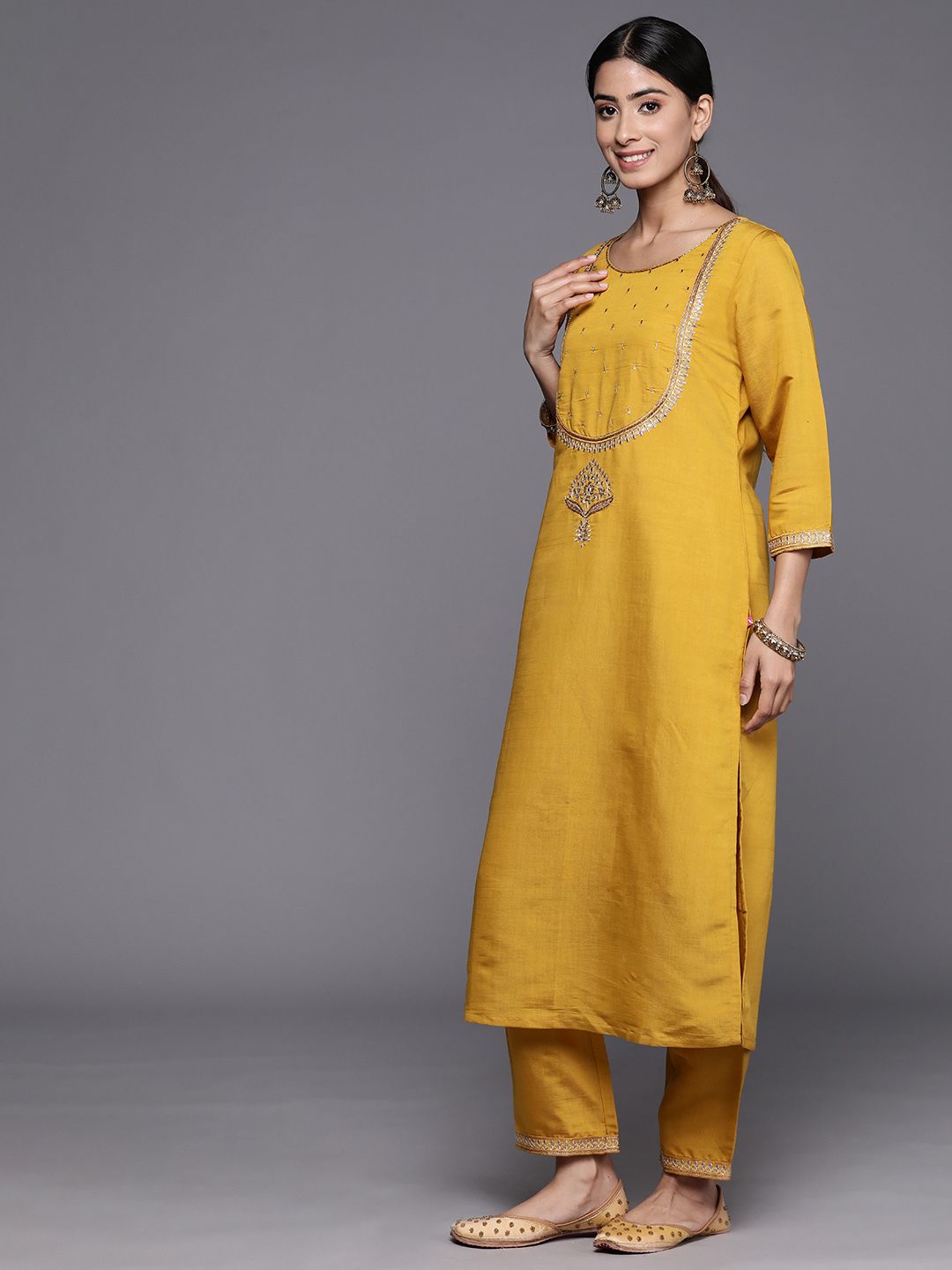 Dhiyona VA Women'sEthnic Motifs Embroidered Regular Thread Work Kurta with Trousers & With Dupatta