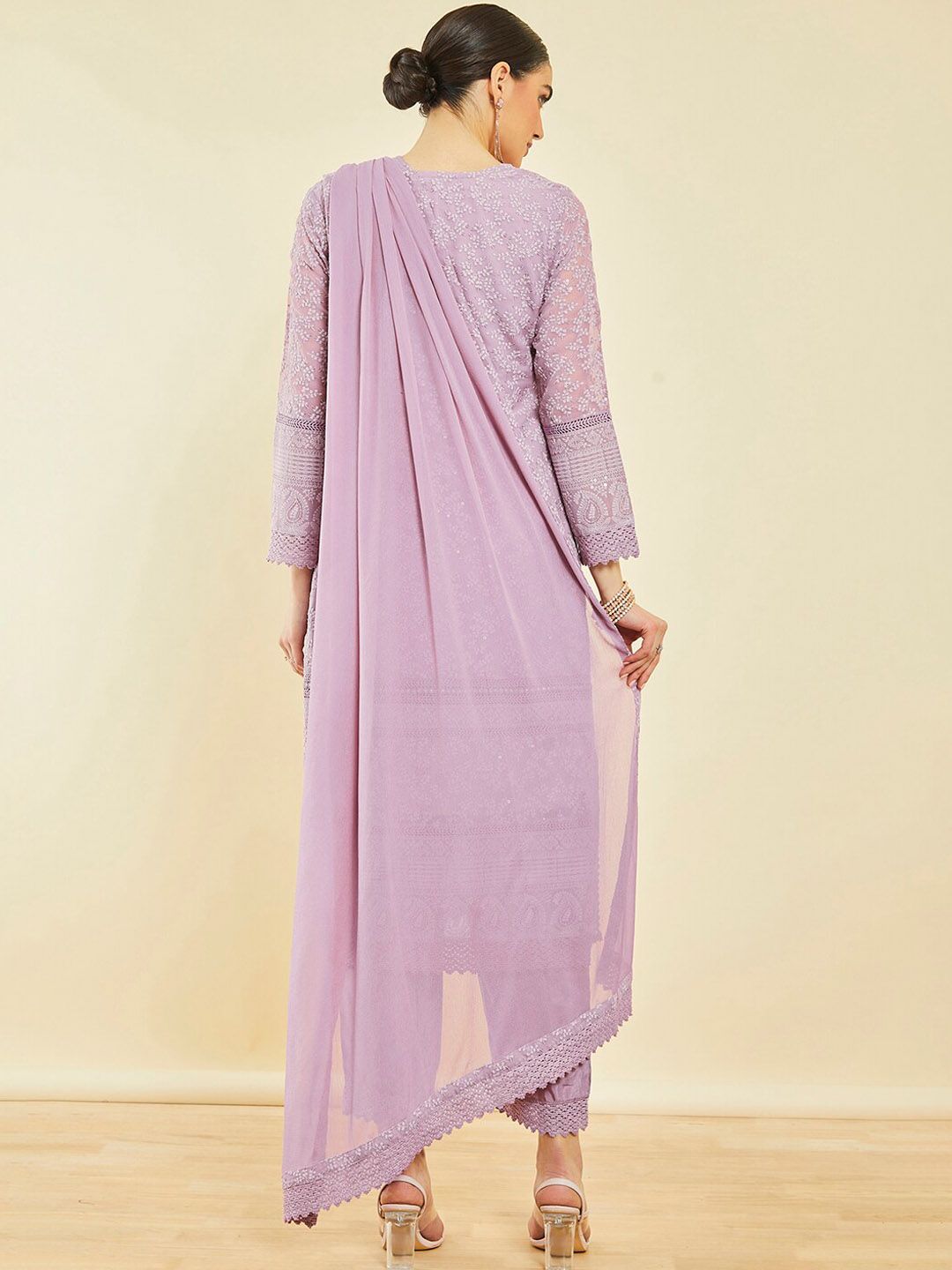Dhiyona SO Women's Floral Embroidered Regular Thread Work Kurta with Trousers & With Dupatta
