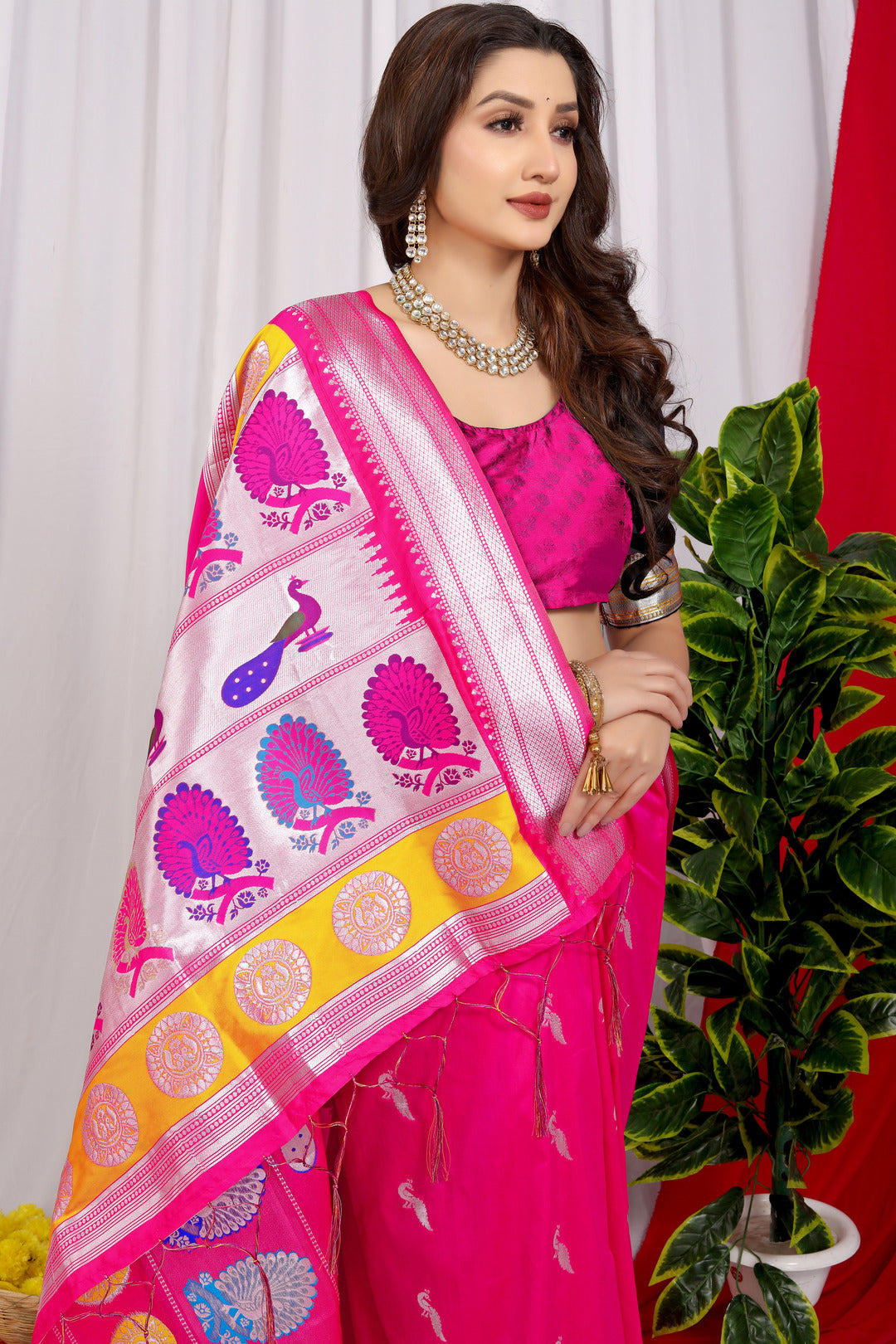 Dhiyona GR Women's Chandramukhi Hot Pink Zari Paithani Silk Saree
