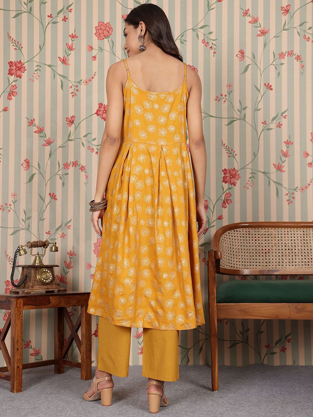 Dhiyona OD Women Floral Printed Regular Kurta with Palazzos & With Dupatta