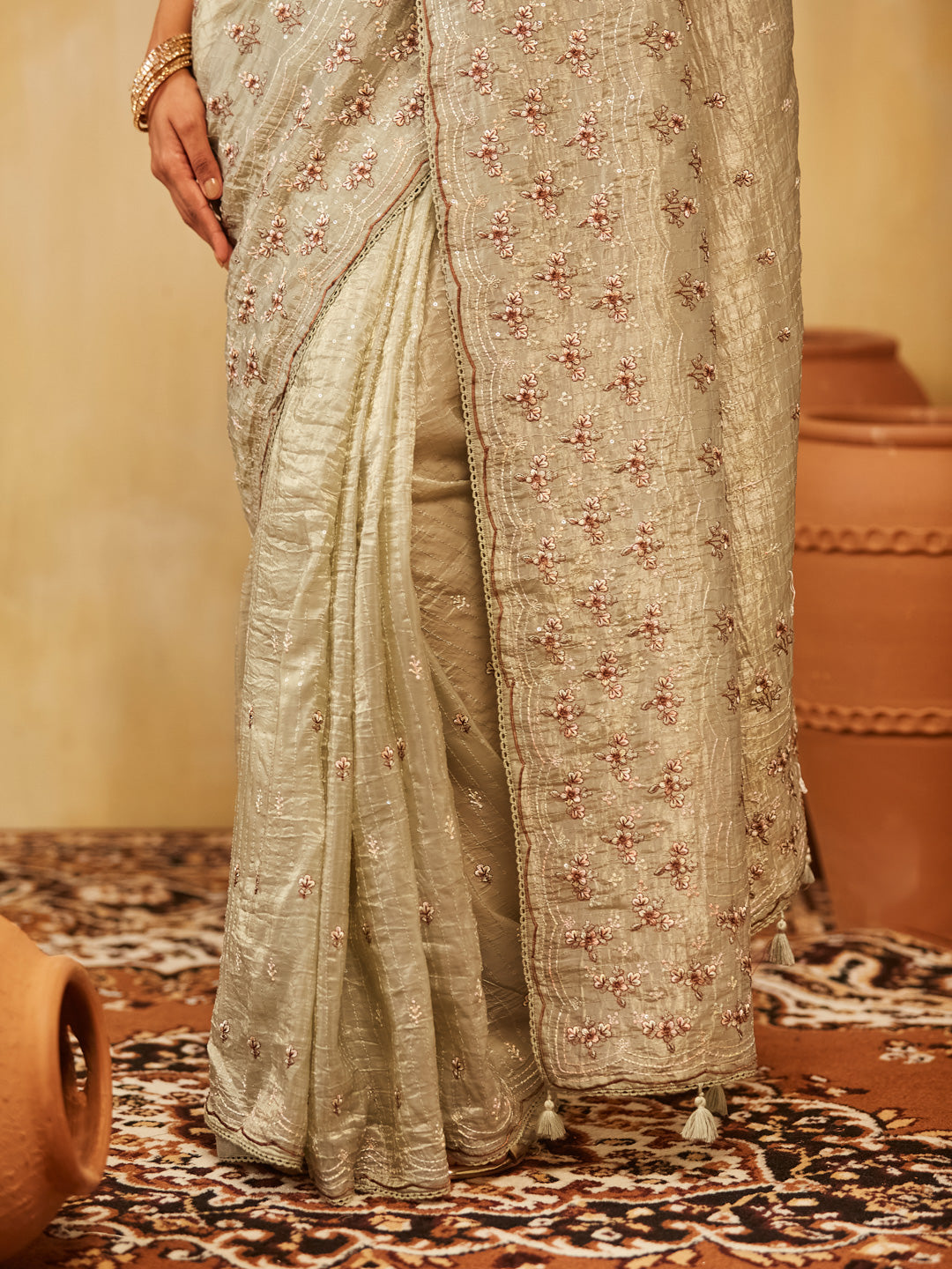 Dhiyona KS Women's Floral Embroidered Organza Saree