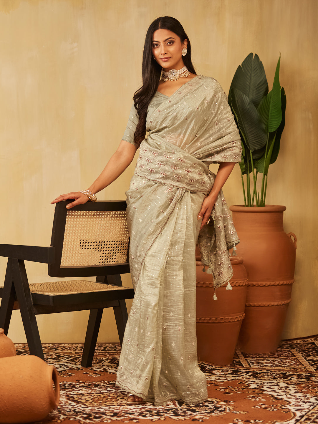 Dhiyona KS Women's Floral Embroidered Organza Saree