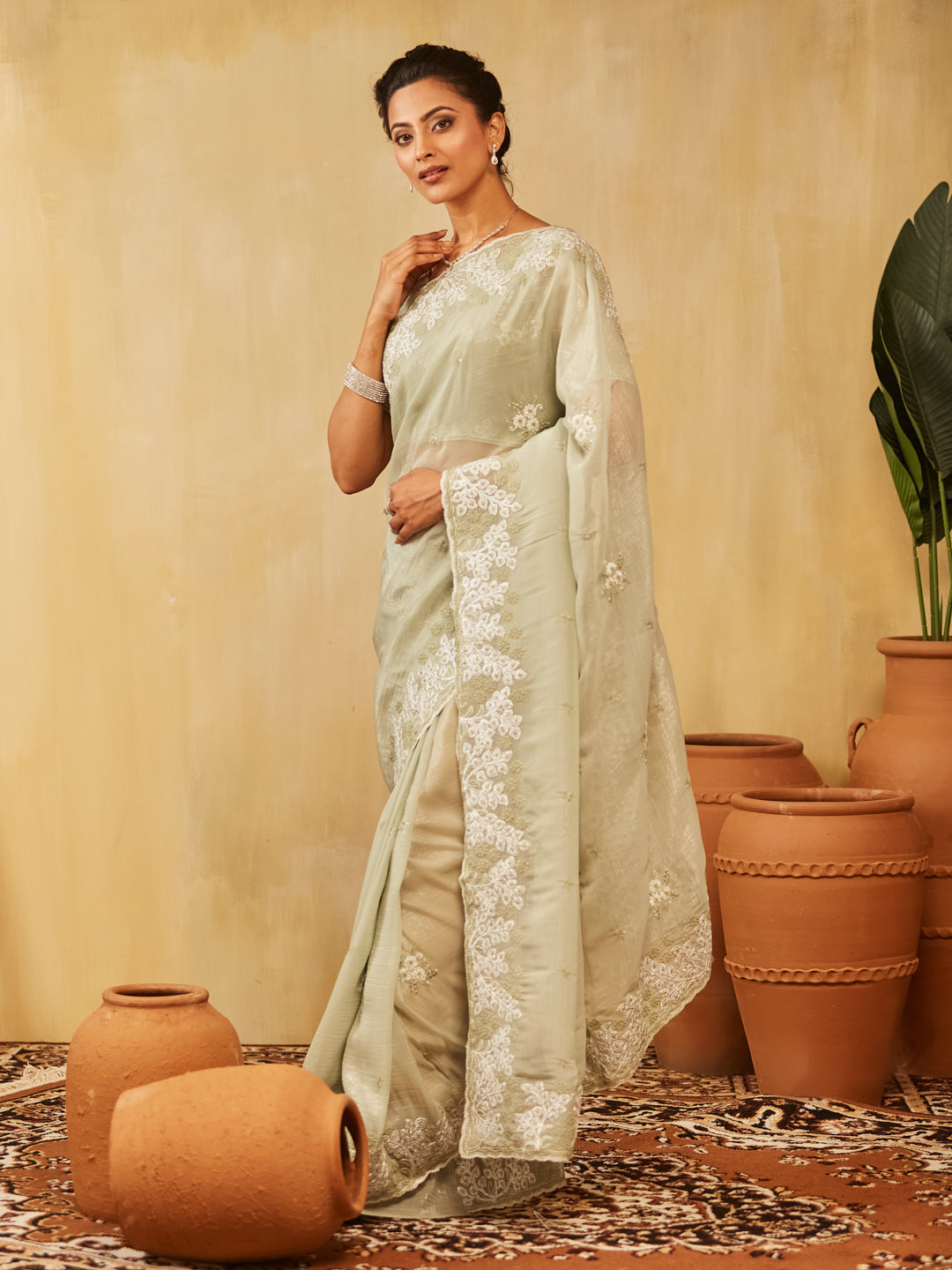 Dhiyona KS Women's Embellished Embroidered Saree