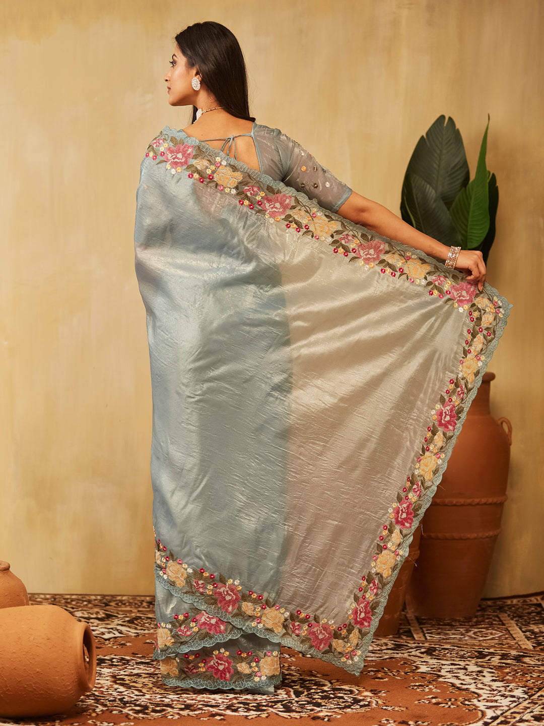 Dhiyona KS Women's Floral Embroidered Saree