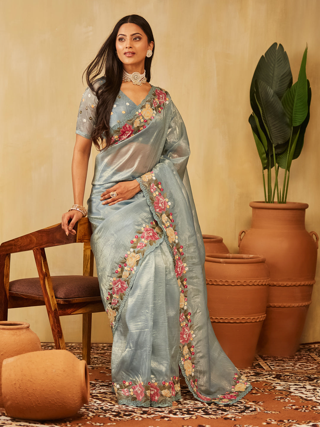 Dhiyona KS Women's Floral Embroidered Saree