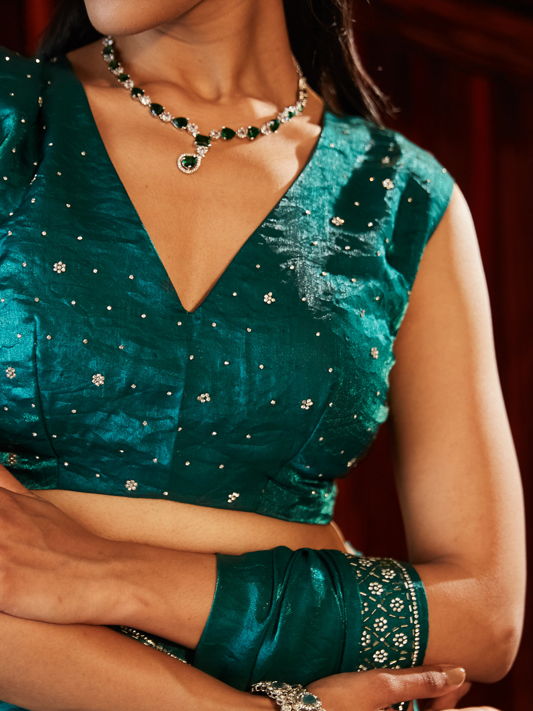 Dhiyona KS Women's Beads and Stones Embellished Saree