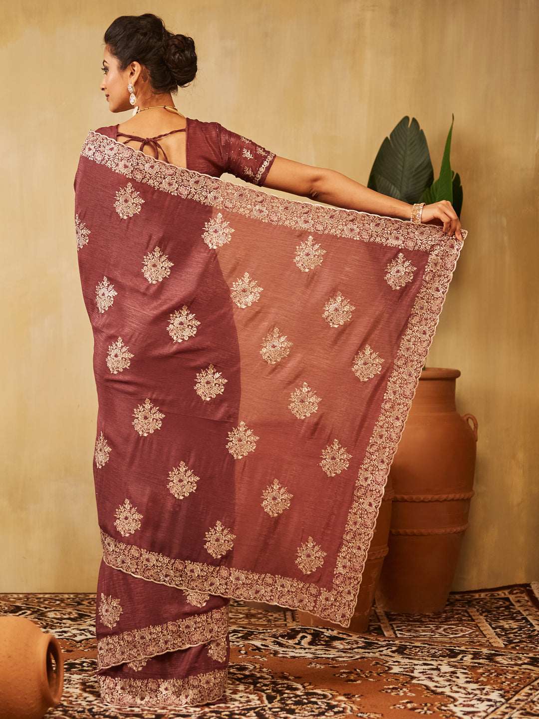 Dhiyona KS Women's Floral Embroidered Pure Chiffon Saree
