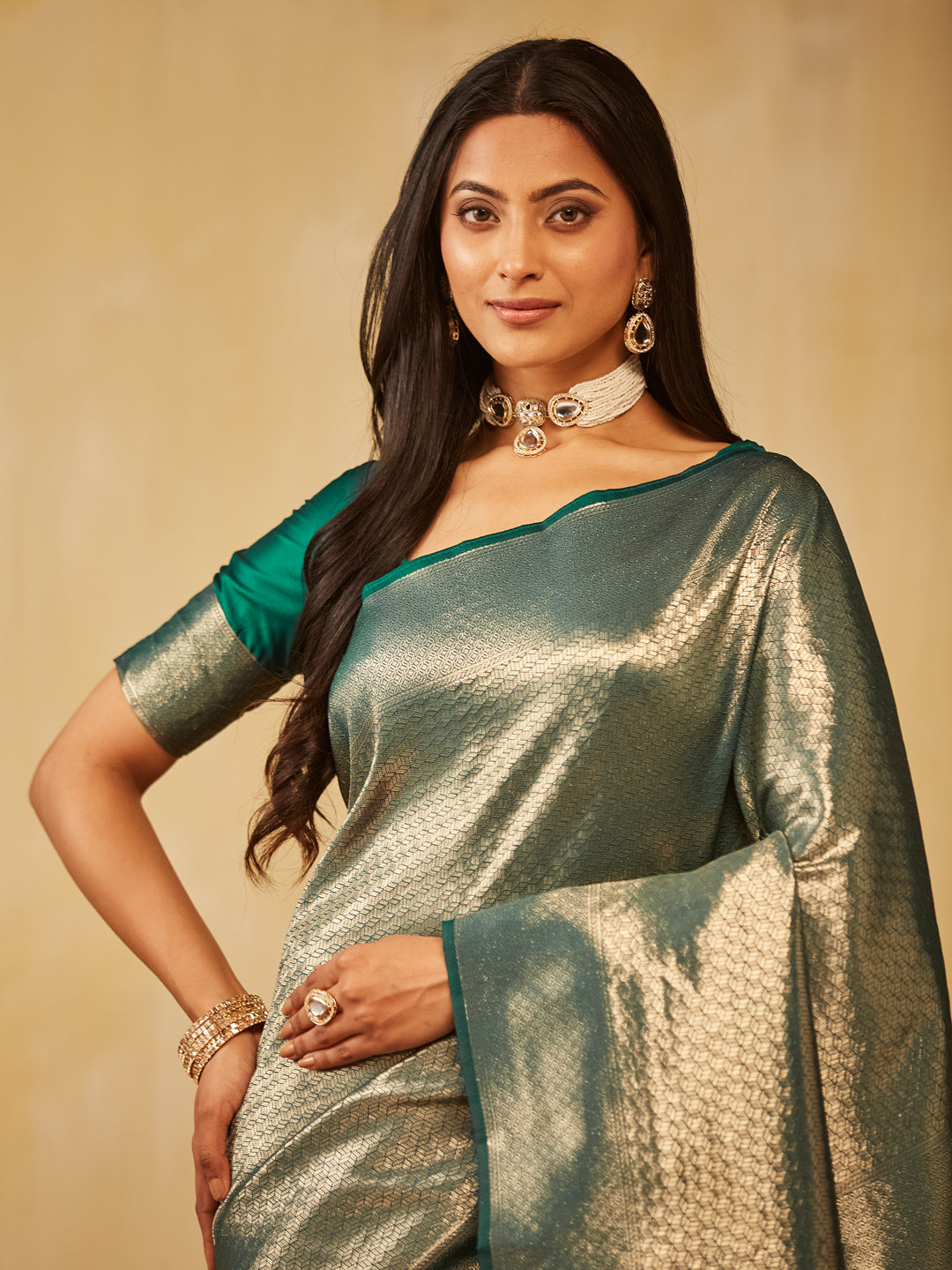 Dhiyona KS Women's Geometric Woven Design Zari Banarasi Saree