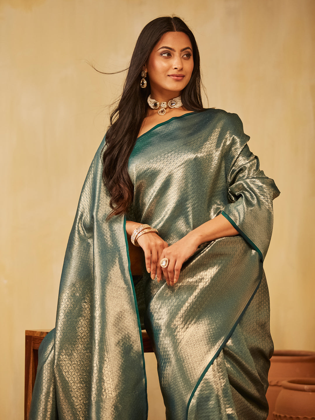 Dhiyona KS Women's Geometric Woven Design Zari Banarasi Saree