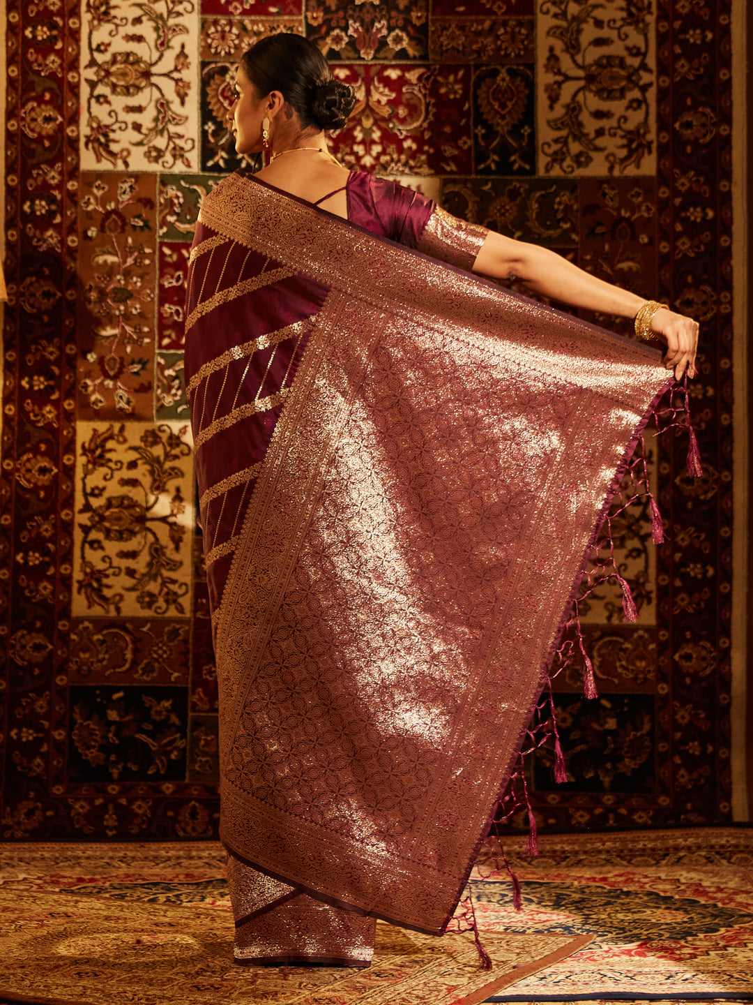 Dhiyona KS Women's Striped Zari Banarasi Saree