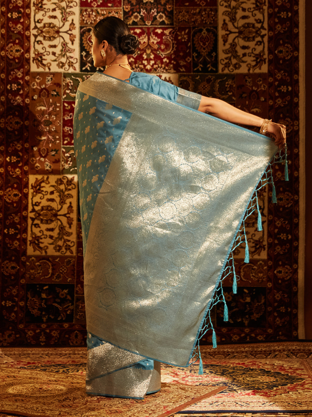 Dhiyona KS Women's Paisley Woven Design Zari Banarasi Saree