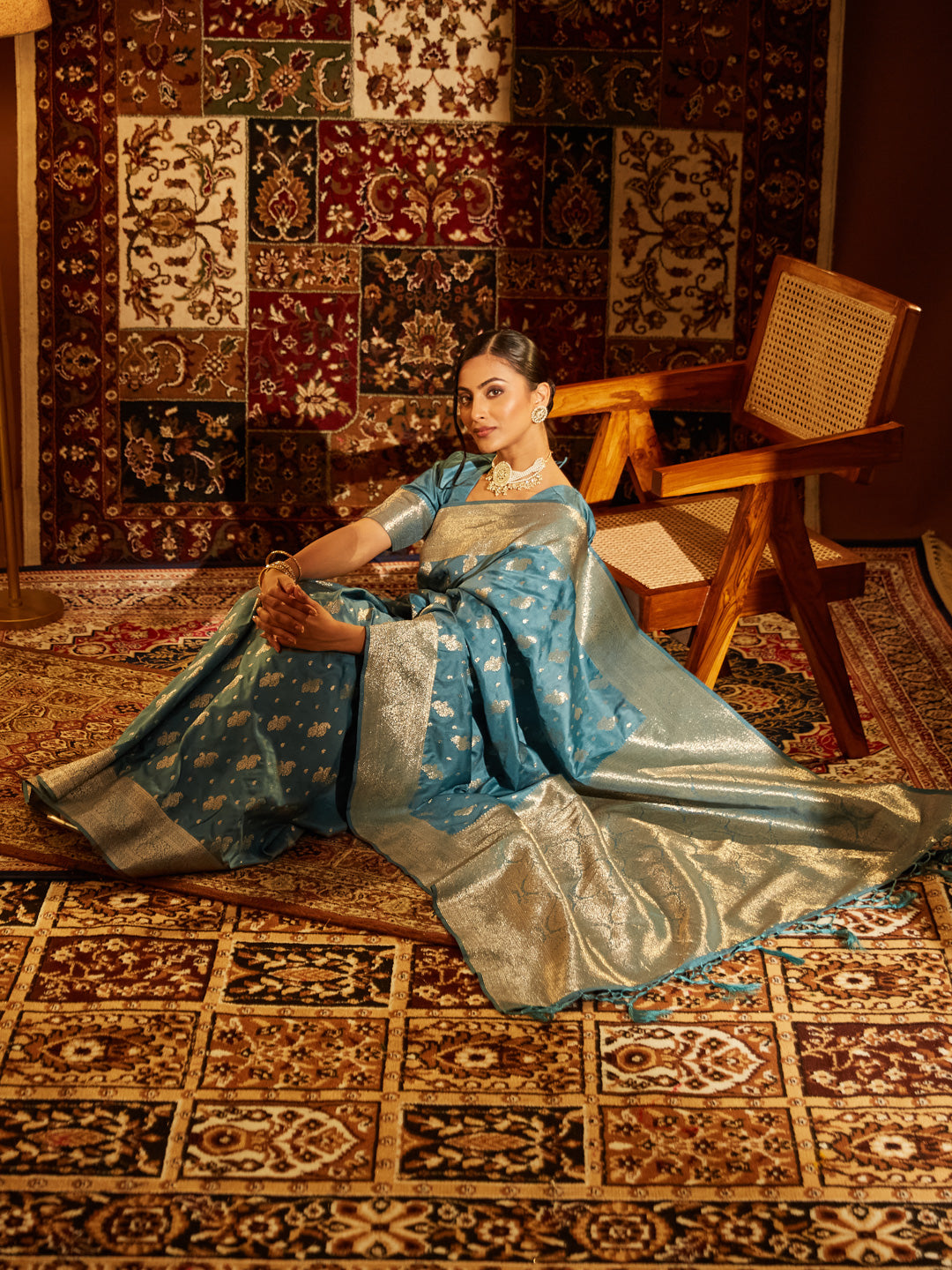 Dhiyona KS Women's Paisley Woven Design Zari Banarasi Saree