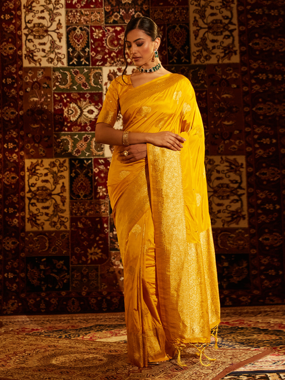 Dhiyona KS Women's Women Ethnic Motifs Zari Banarasi Saree