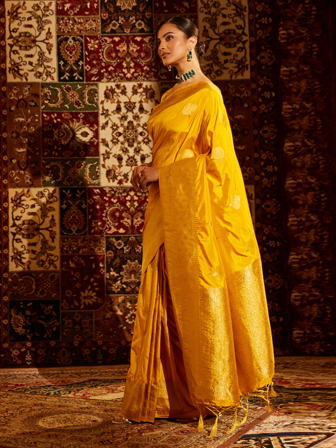 Dhiyona KS Women's Women Ethnic Motifs Zari Banarasi Saree