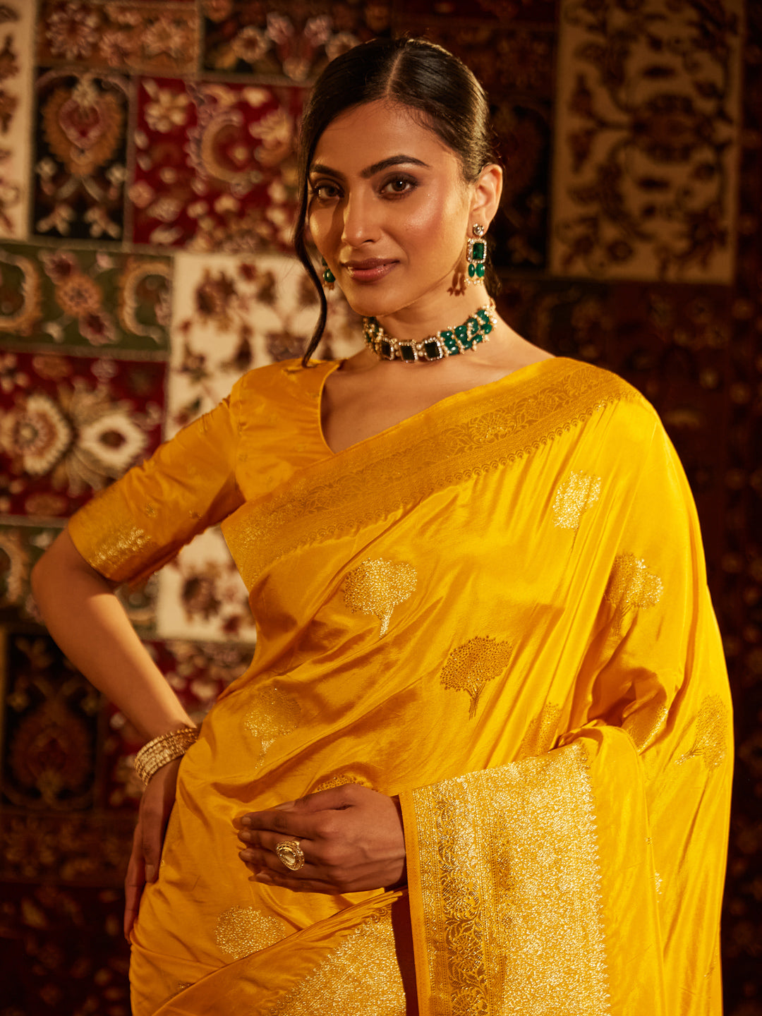 Dhiyona KS Women's Women Ethnic Motifs Zari Banarasi Saree