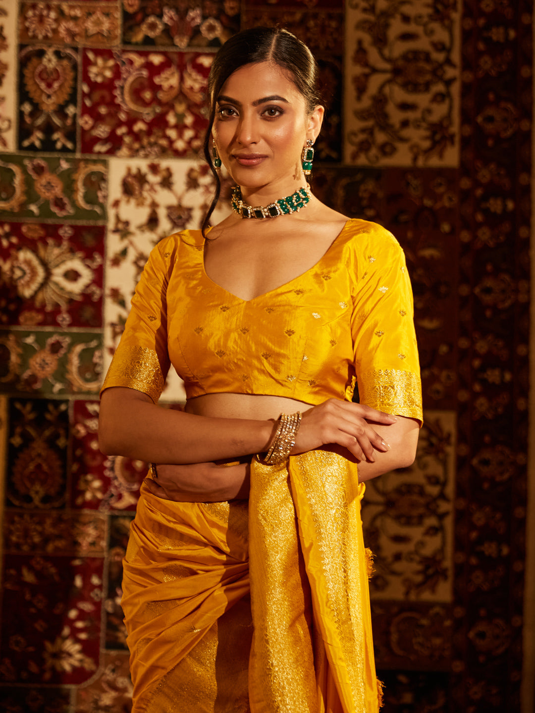 Dhiyona KS Women's Women Ethnic Motifs Zari Banarasi Saree