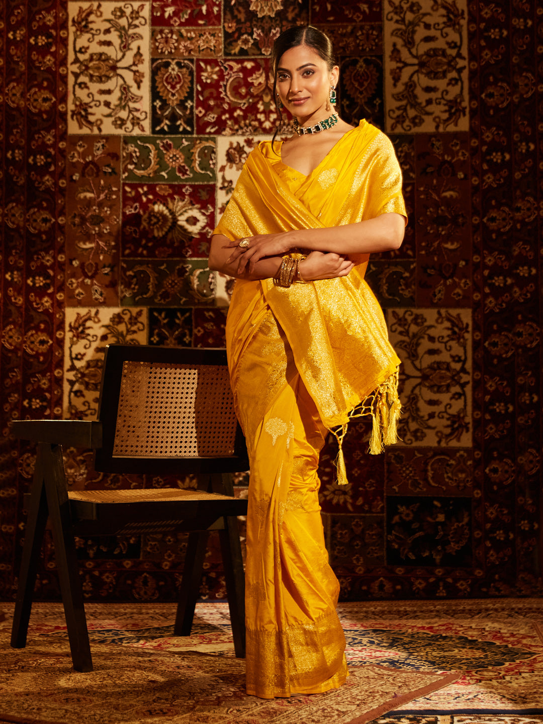 Dhiyona KS Women's Women Ethnic Motifs Zari Banarasi Saree