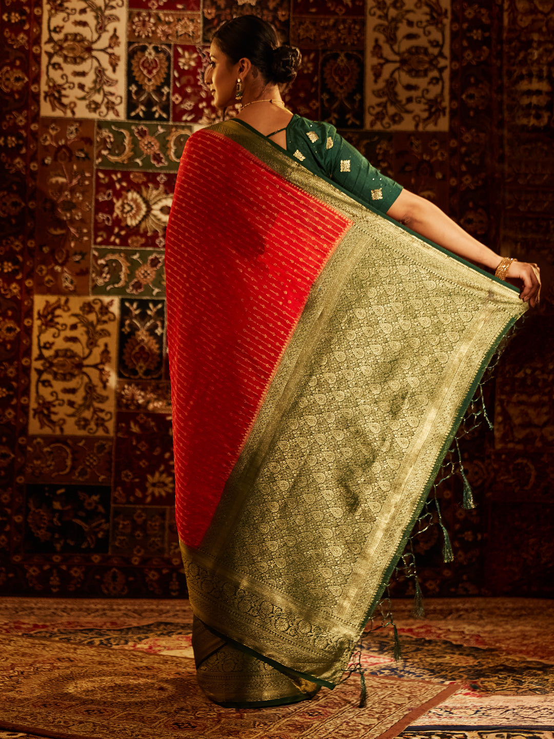 Dhiyona KS Women's Women Floral Woven Design Zari Art Silk designer Banarasi saree