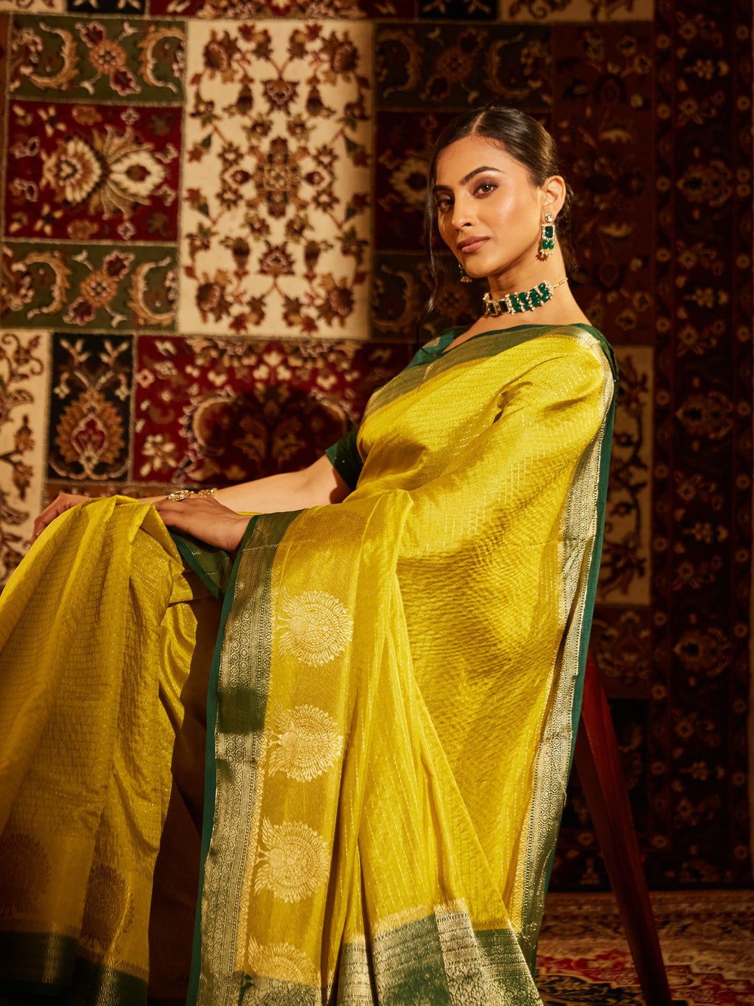 Dhiyona KS Women's Striped Woven Design Zari Banarasi Saree