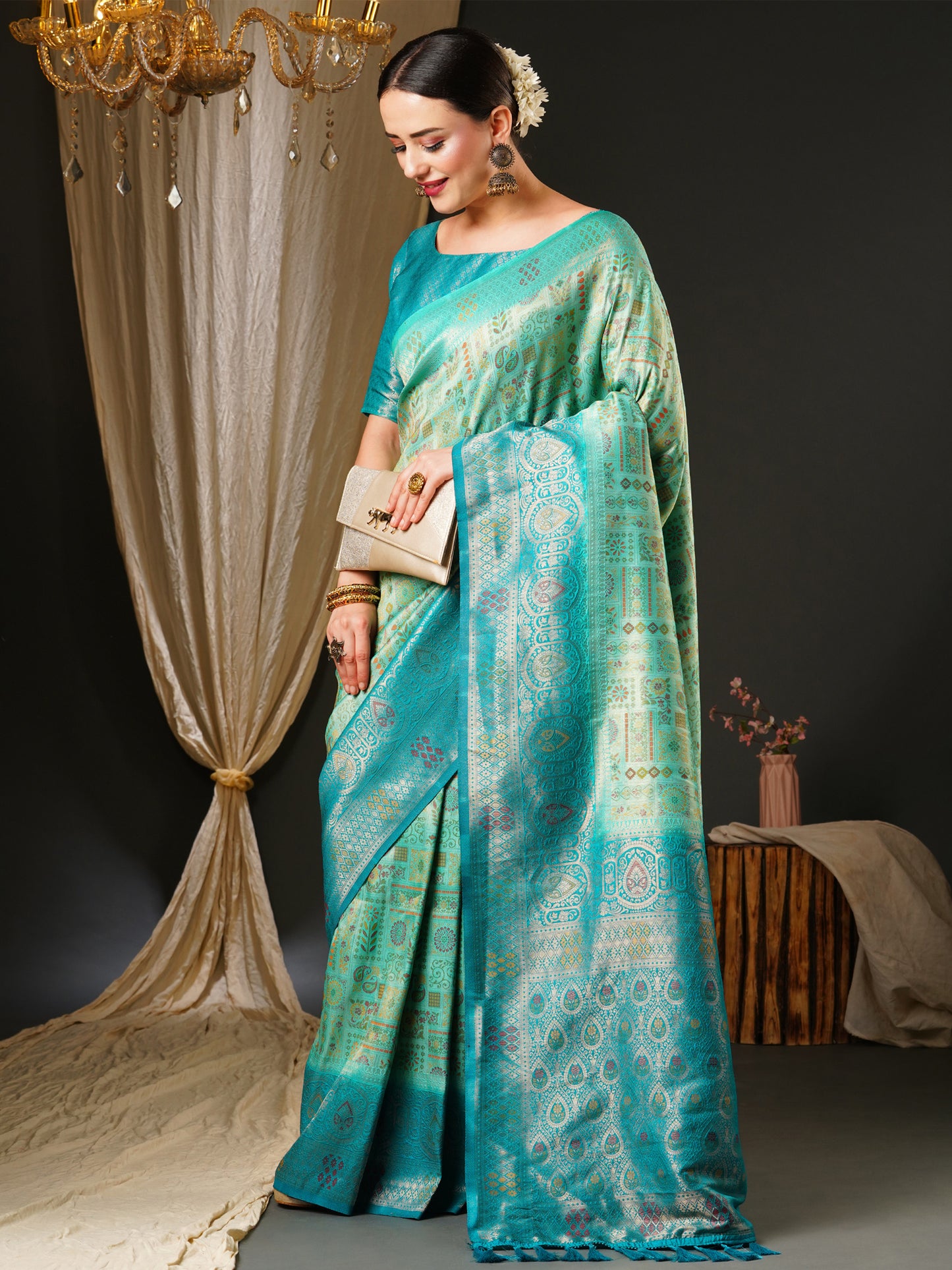 Women's Kanjeevaram Silk Blue Woven Design Celebrity Saree With Blouse Piece