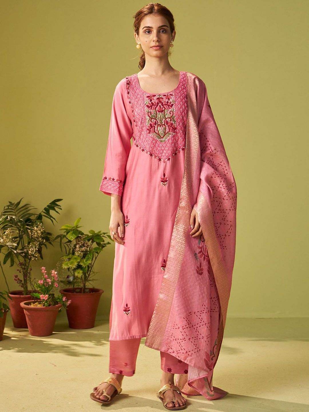 Dhiyona IE Women Floral Embroidered Kurta with Trousers & Dupatta