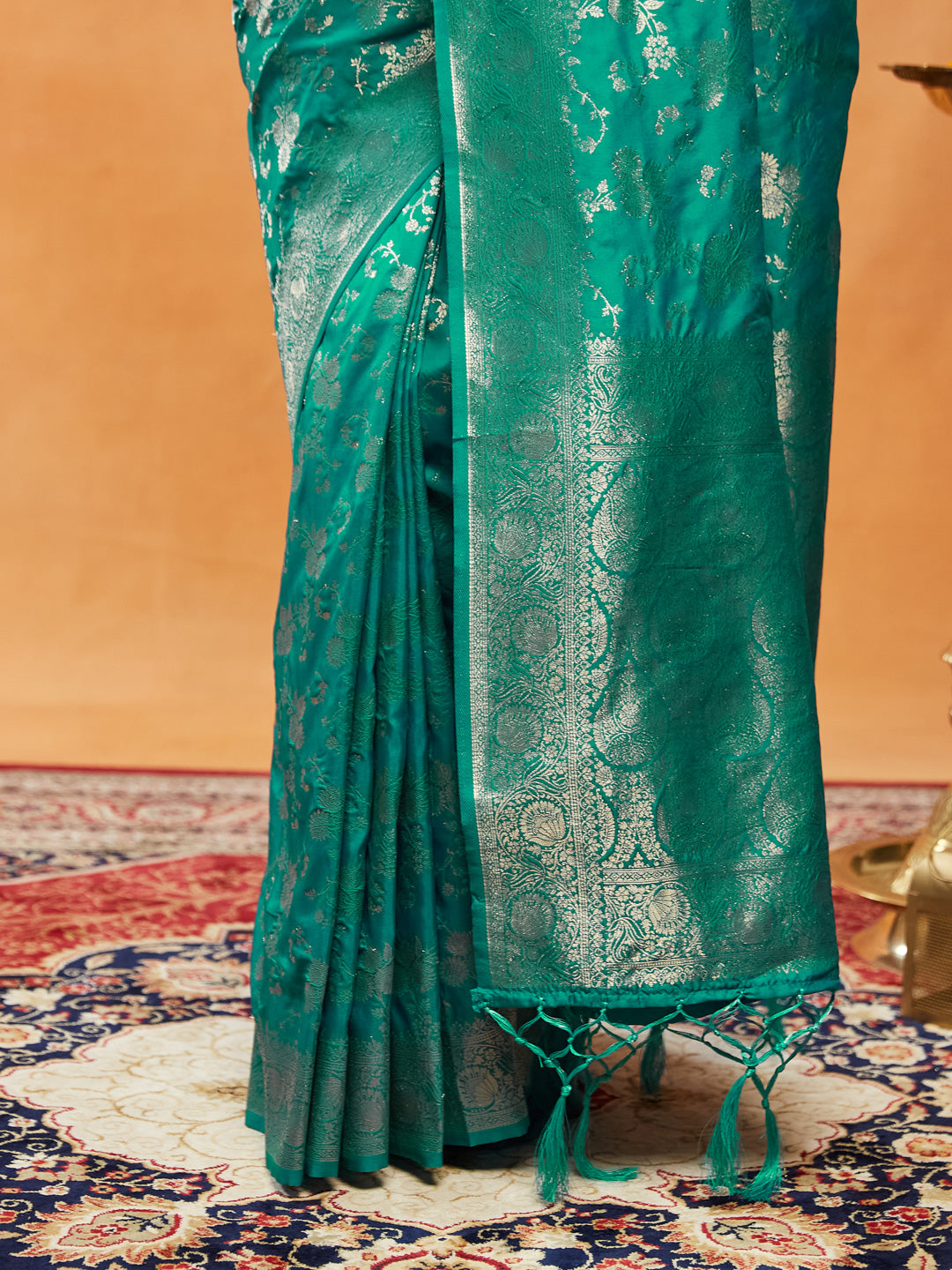 Dhiyona KS Women's Woven Design Zari Banarasi Saree
