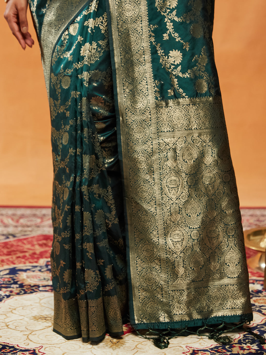 Dhiyona KS Women's Woven Design Zari Banarasi Saree