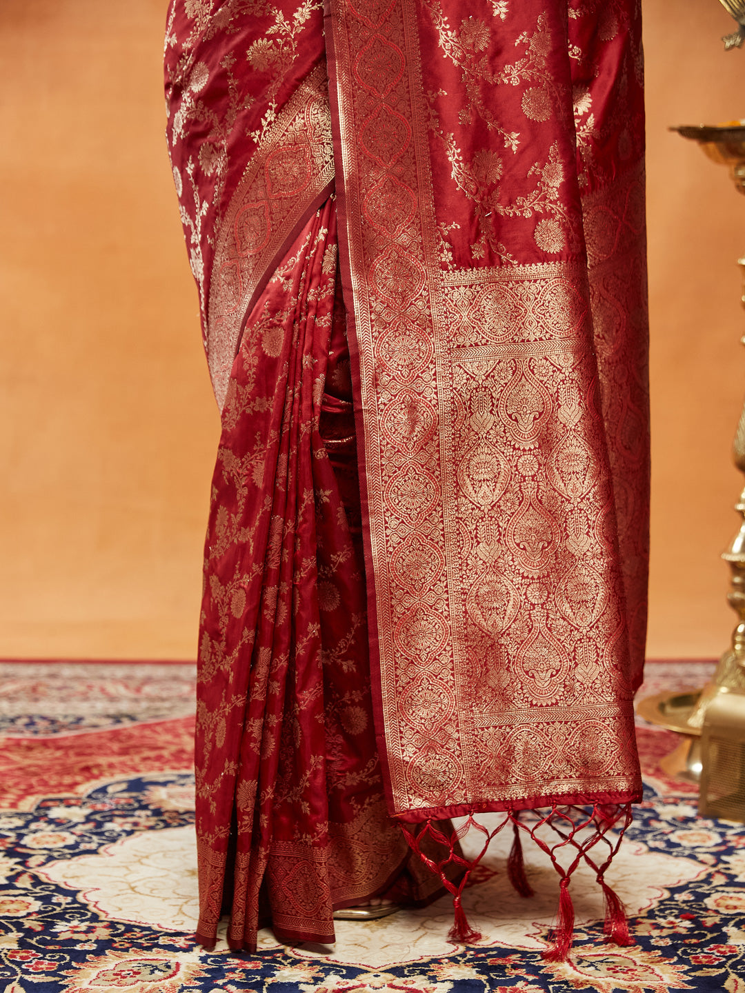 Dhiyona KS Women's Floral Woven Design Zari Banarasi Saree
