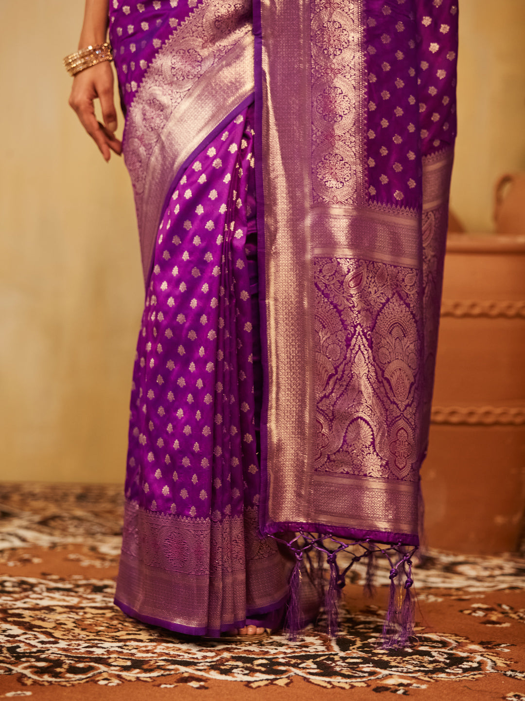 Dhiyona KS Women's Ethnic Motifs Woven Design Zari Banarasi Saree