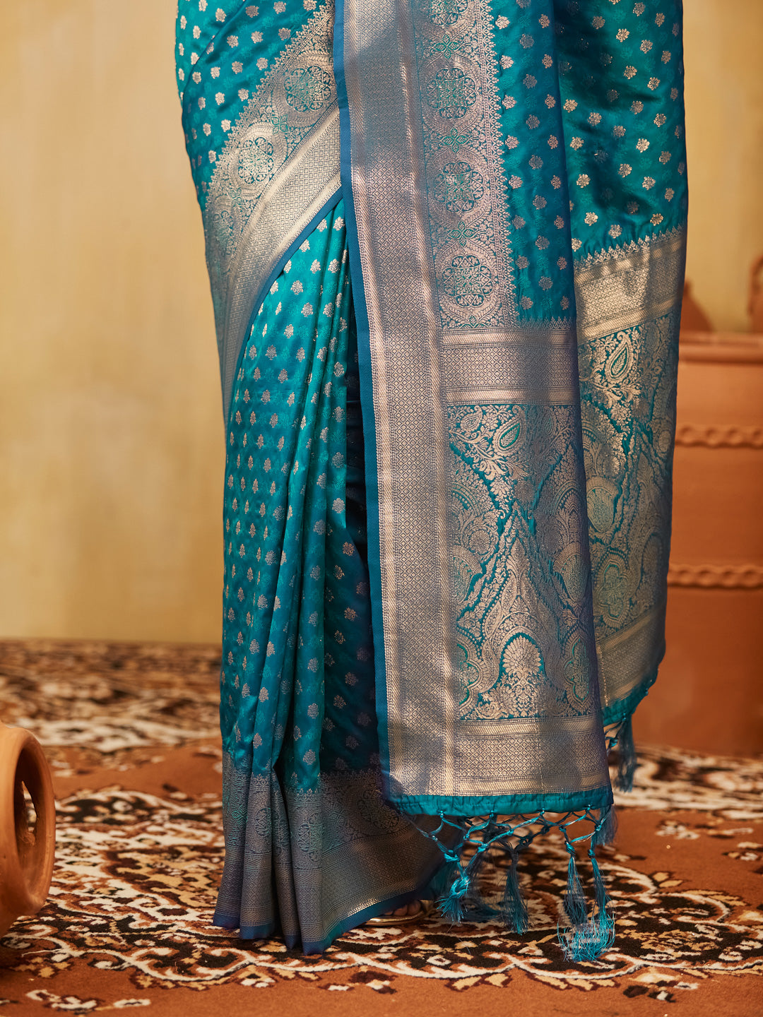 Dhiyona KS Women's Woven Design Ethnic Motifs Zari Banarasi Saree