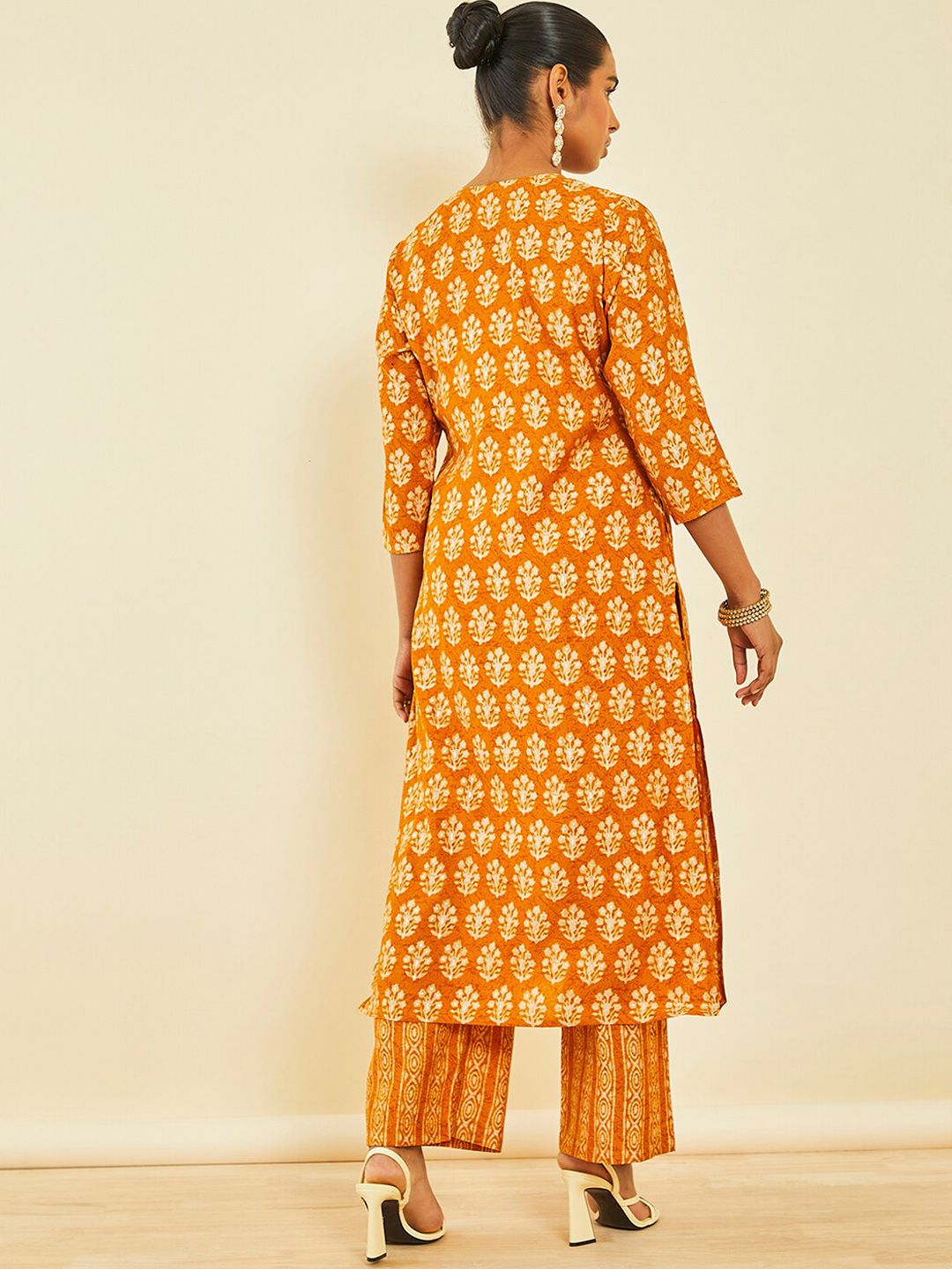 Dhiyona SO Women's Ethnic Motifs Printed Sequinned Kurta With Palazzos