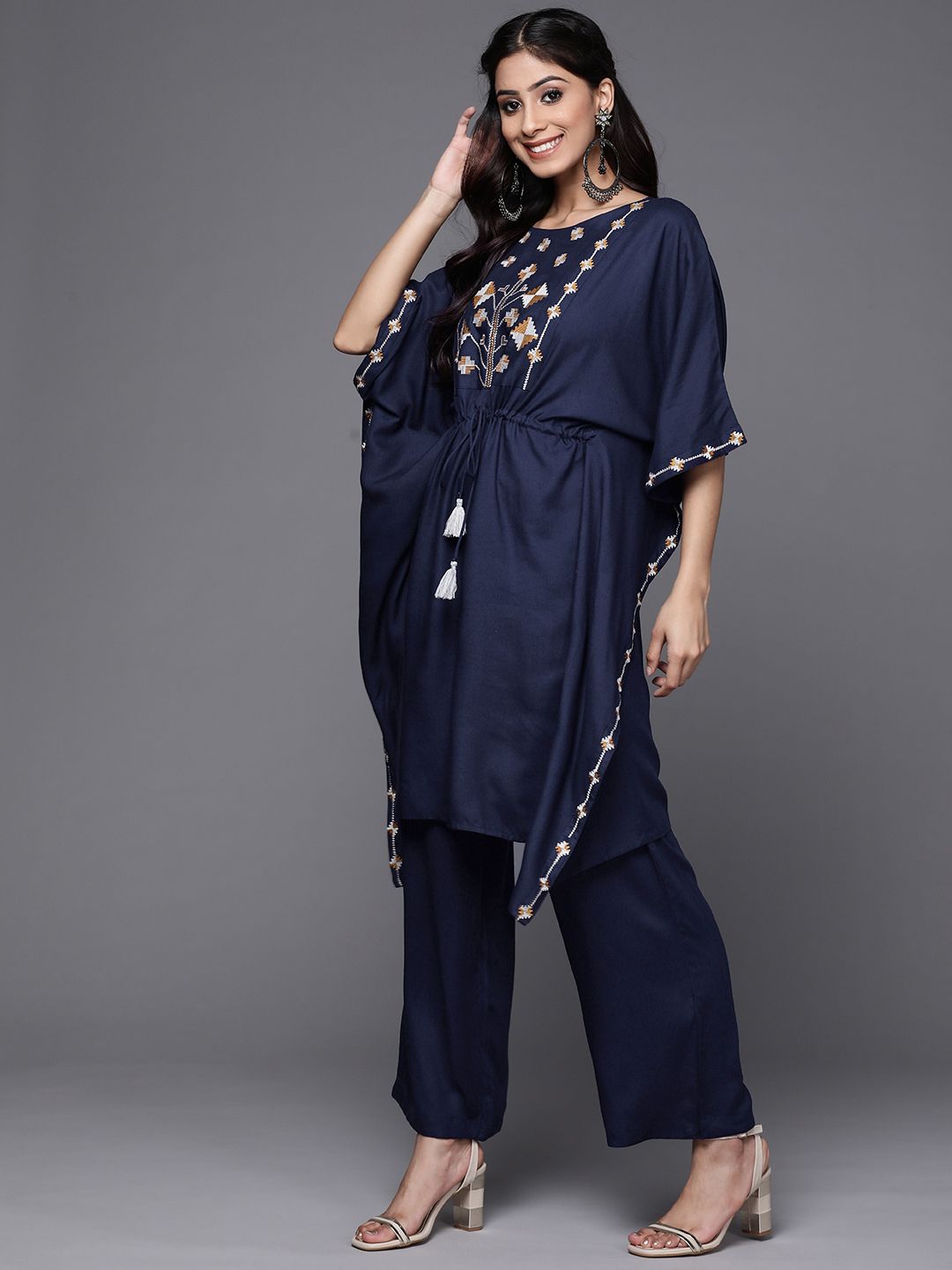 Dhiyona VA Women's Navy Blue Yoke Design Thread Work Pure Cotton Kurta with Trousers