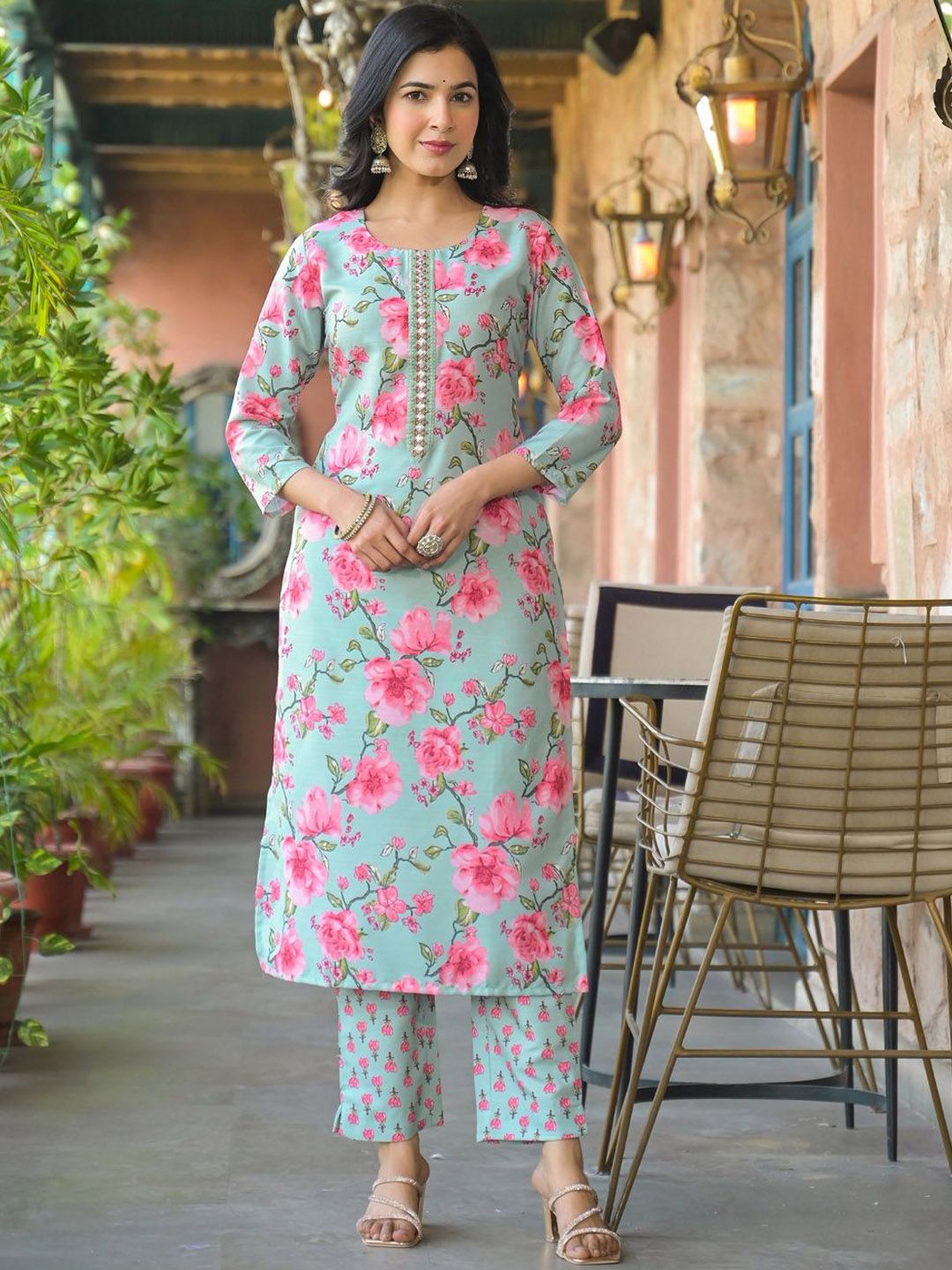 Dhiyona KL Floral Printed Straight Kurta With Trouser And Dupatta