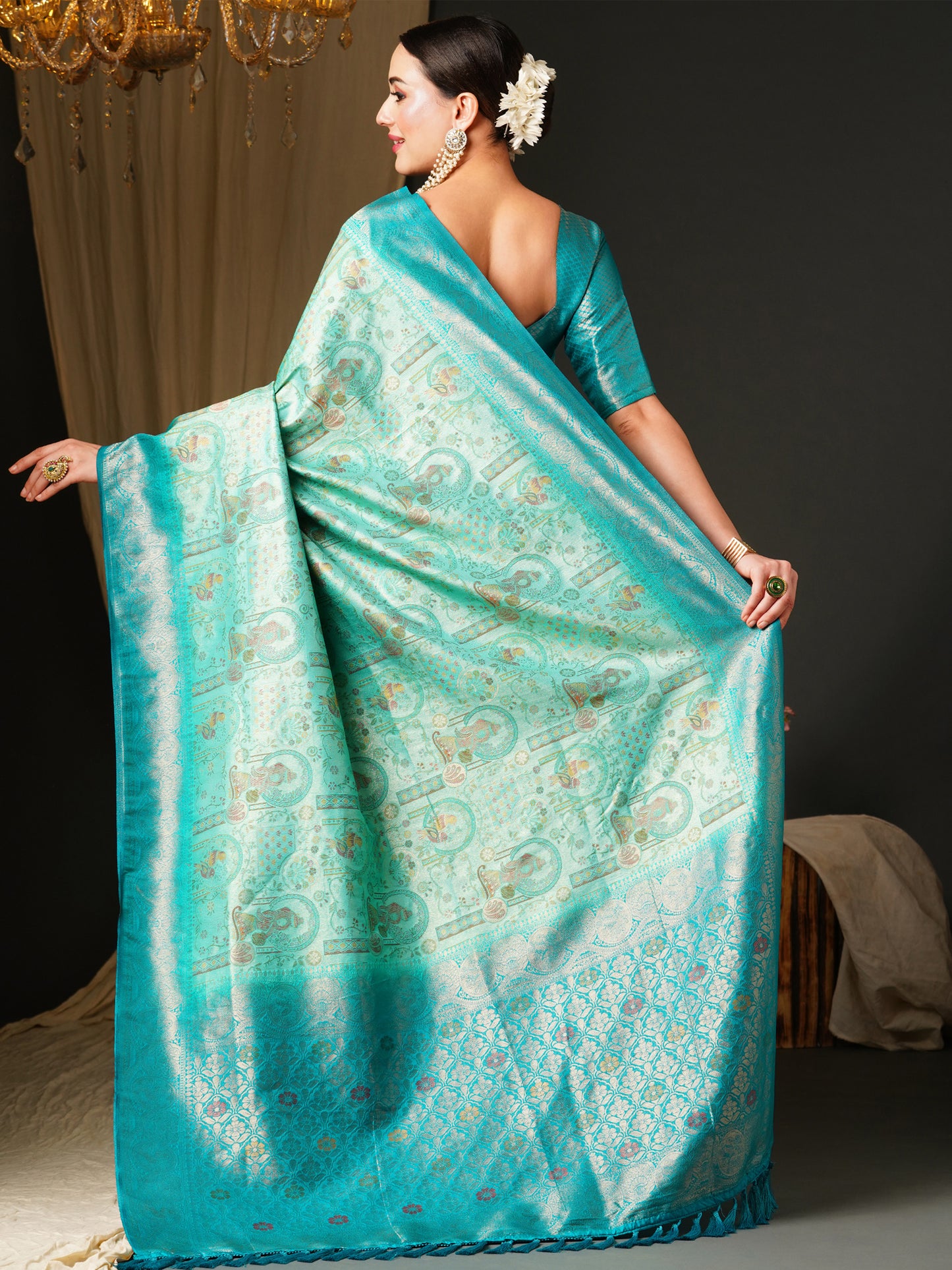 Women's Kanjeevaram Silk Blue Woven Design Celebrity Saree With Blouse Piece