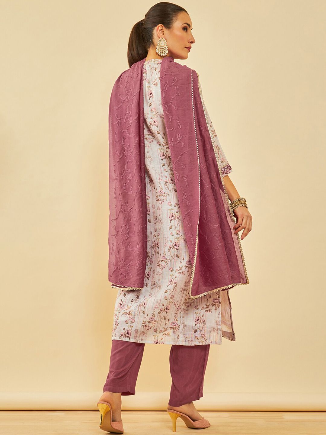 Dhiyona SO Women's Floral Printed Regular Kurta with Trousers & With Dupatta