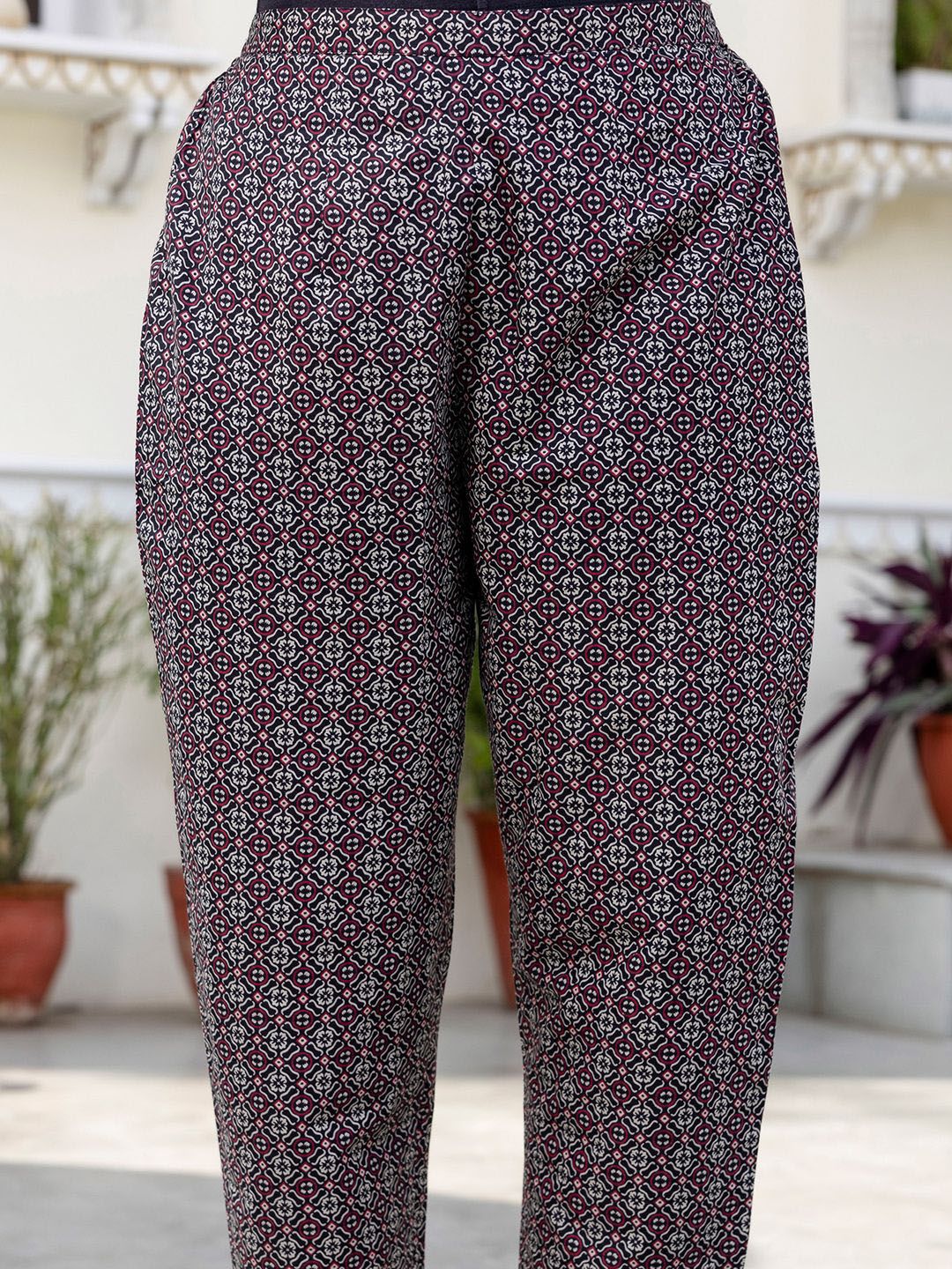 Dhiyona IE Women Floral Printed Gotta Patti Pure Cotton Kurta with Trousers & With Dupatta